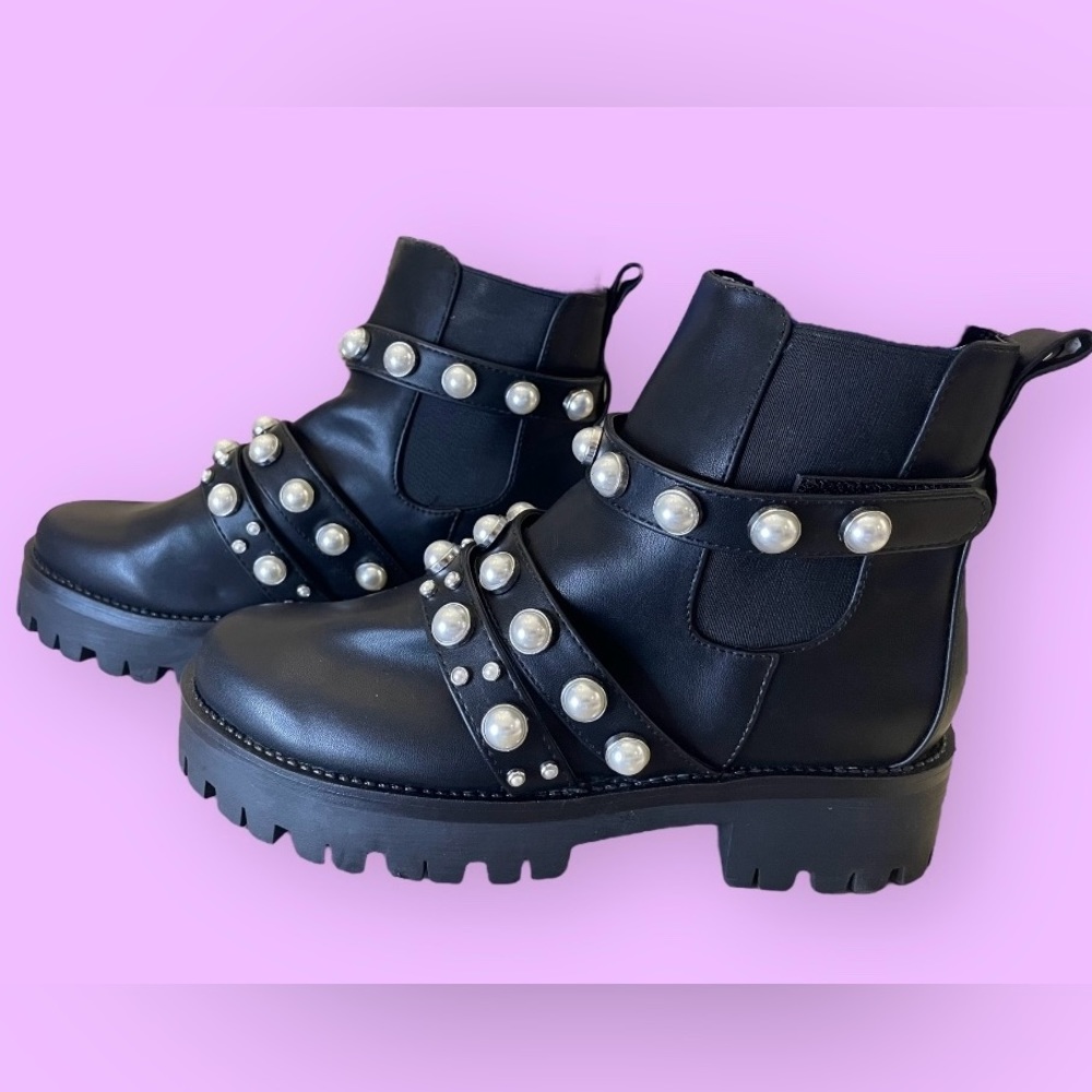 BP KORA 2 LUG CHELSEA LUG PEARLY BEADED ANKLE BOOTS - Picture 4 of 8